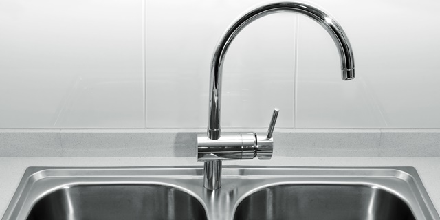 stainless steel kitchen sink